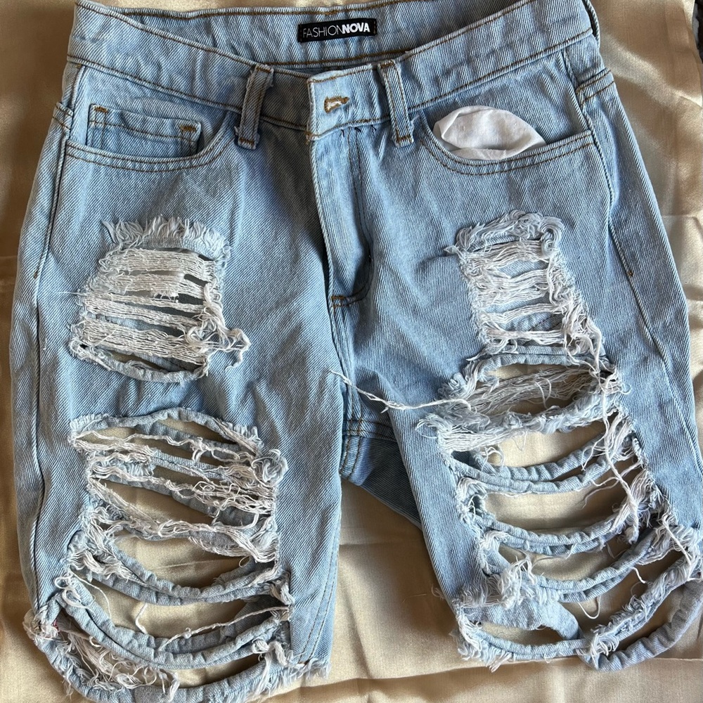 Fashion Nova Ripped Bermuda shorts. Light wash. Size 1